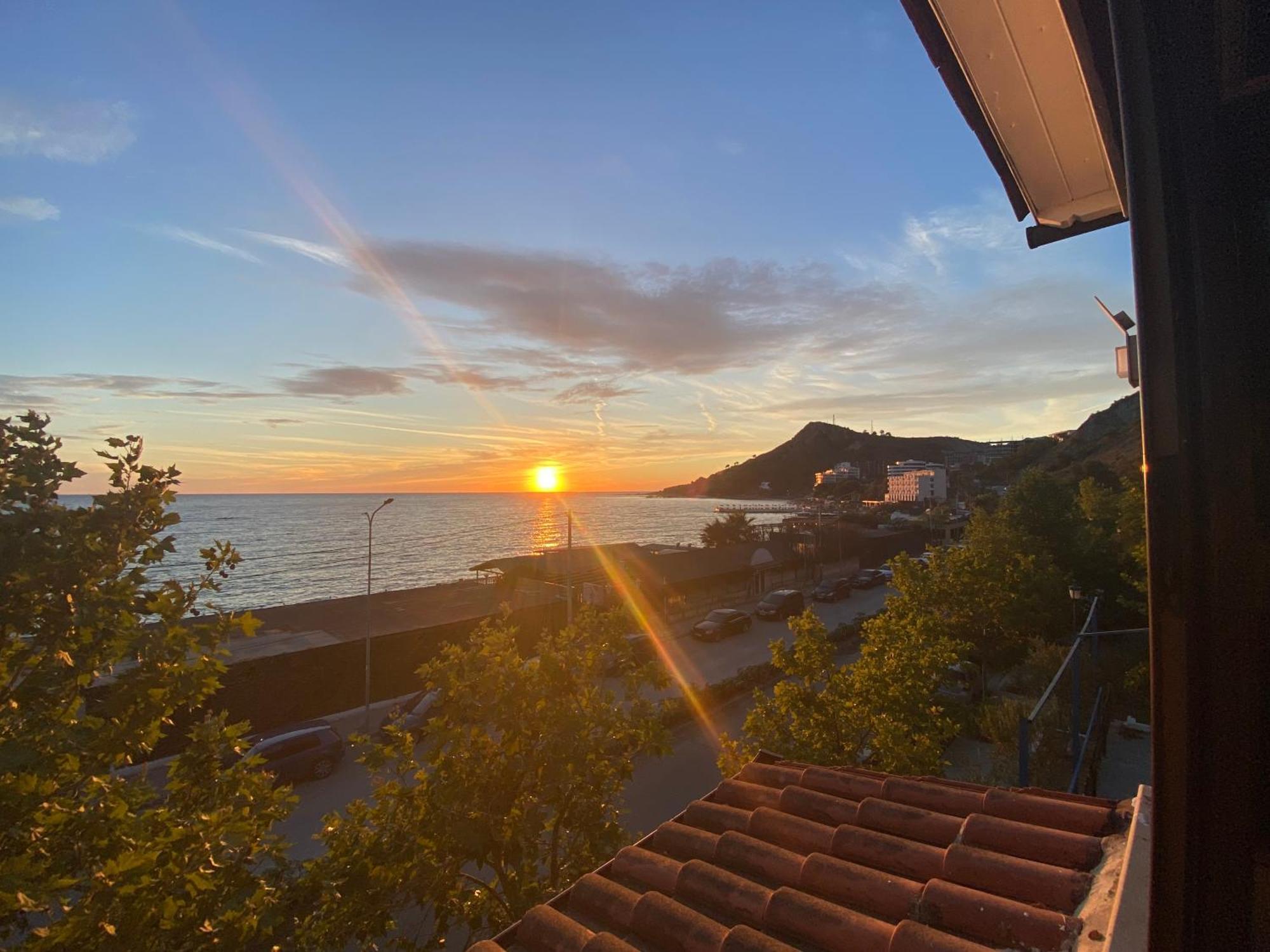 Tramonto Hotel Durrës Exterior foto